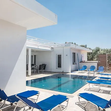 Mavris - Lovely 4 Bedroom With Private Pool In * Ayia Napa