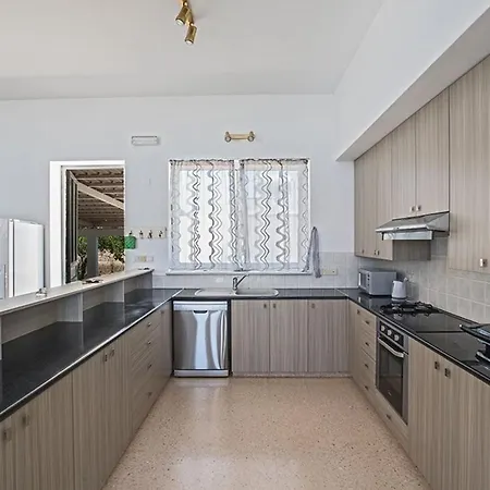 Villa Mavris - Lovely 4 Bedroom With Private Pool In Ayia Napa